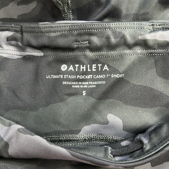Athleta Ultimate Stash Pocket Camo 7" Biker Shorts - Picture 3 of 4